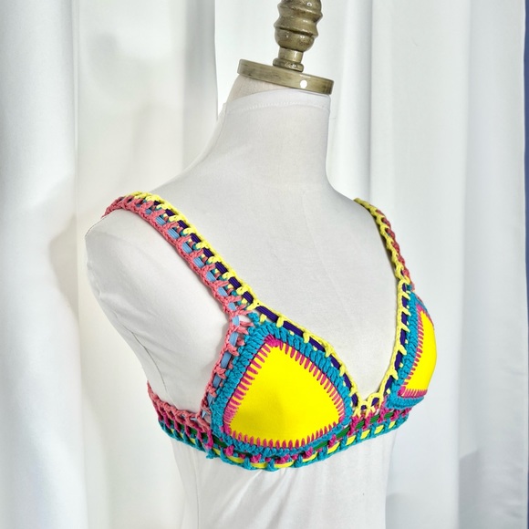 REVERSABLE CROCHET BIKINI TOP - Picture 5 of 8